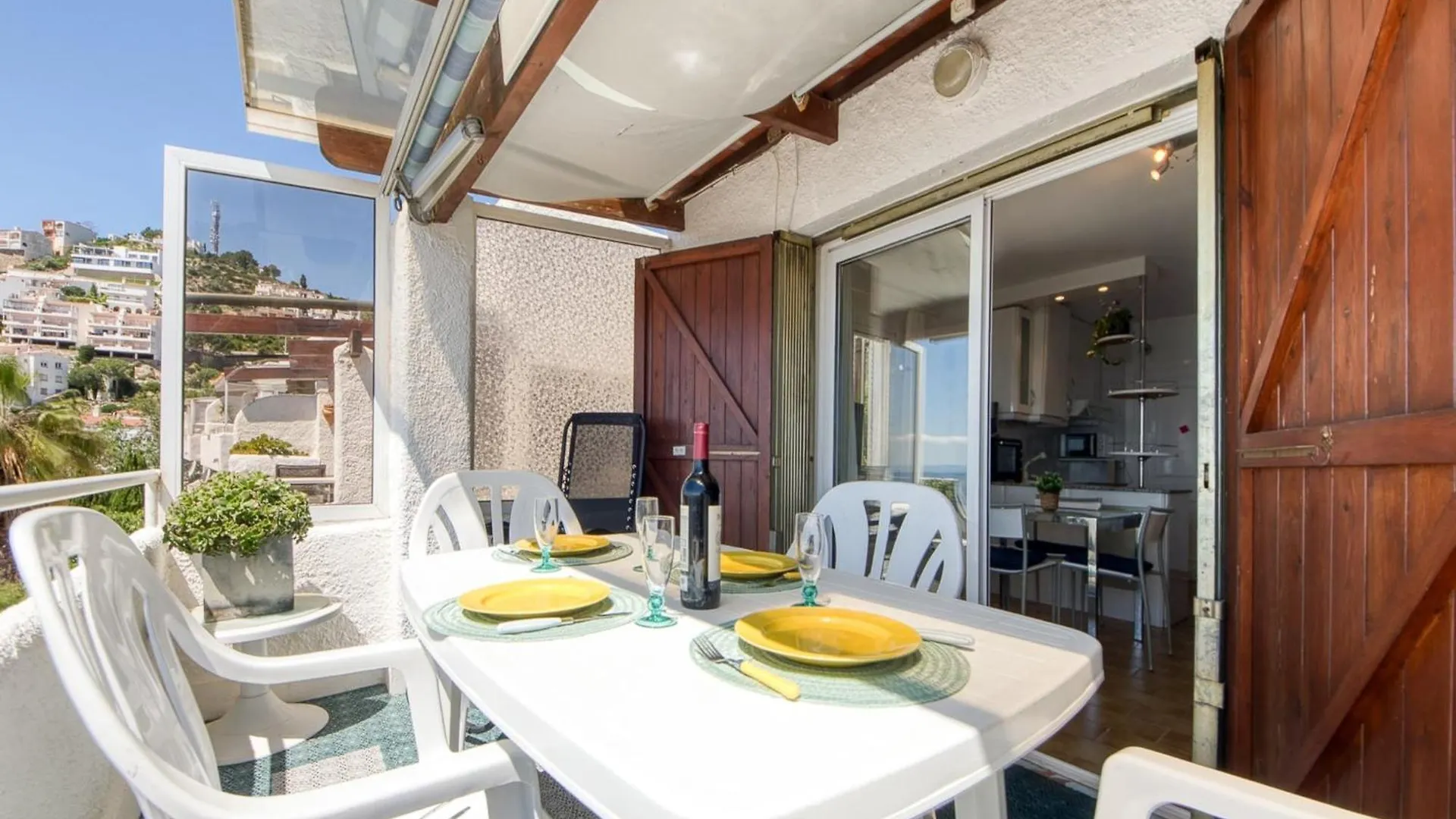 Lush Apartment With View Roses Spain