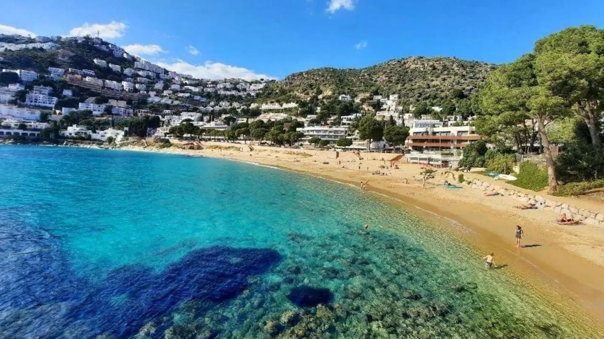 Lush Apartment With View Roses 0*,  Spain