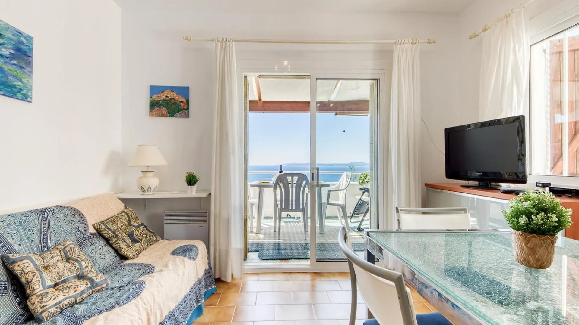 Lush Apartment With View Roses 0*,  Spain